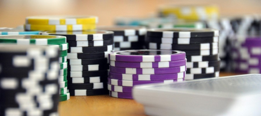 What is a sweepstakes casino and how does it differ from traditional online casinos?